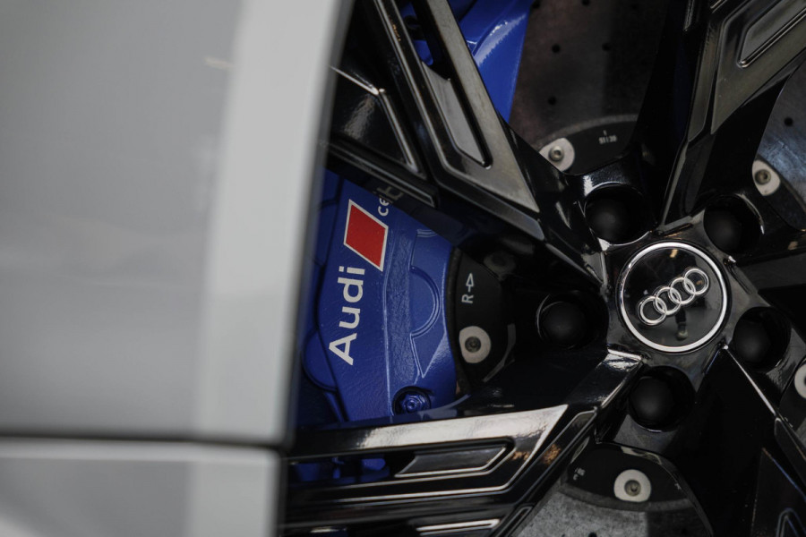 Audi RS6 4.0 TFSI quattro |Pano|Keramisch|Dynamic+|B&O|Nightvision|HUD|