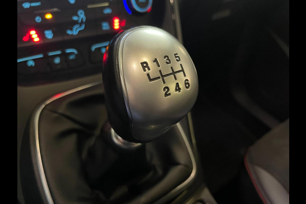 Ford Kuga 1.5 EcoBoost ST Line 150PK AIRCO CLIMA NAVI CRUISE PANO STOELVERW TREKHAAK 2000KG SPOILERS ZWARTE VELGEN NIEUWSTAAT