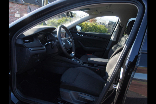 Škoda Octavia Combi 1.0 e-TSI Business Edition | DSG - Automaat | Black Optic | Camera | 18 Inch Zwarte Velgen | NL-Auto |