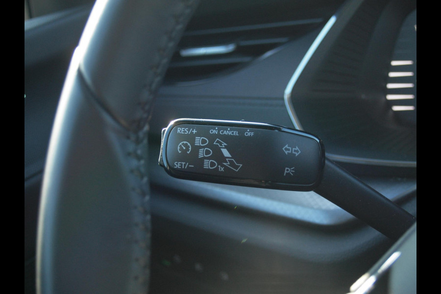 Škoda Octavia Combi 1.0 e-TSI Business Edition | DSG - Automaat | Black Optic | Camera | 18 Inch Zwarte Velgen | NL-Auto |