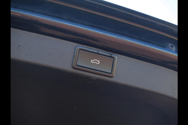 Škoda Octavia Combi 1.0 e-TSI Business Edition | DSG - Automaat | Black Optic | Camera | 18 Inch Zwarte Velgen | NL-Auto |