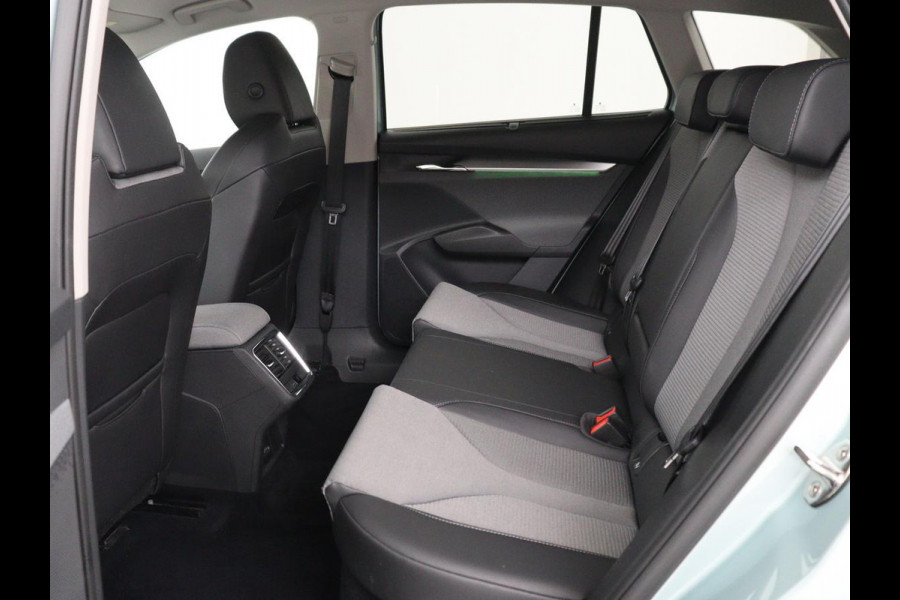 Škoda ENYAQ iV 60 | Warmtepomp | Stoelverwarming | Camera | Keyless | Carplay | Navigatie | Half leder | Full LED | Cruise control | Parkeerhulp | Sfeerverlichting