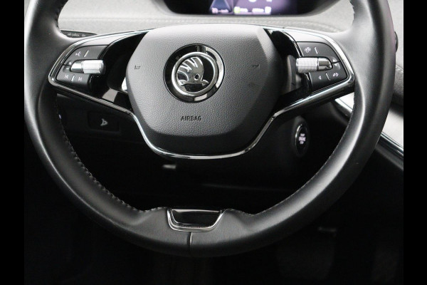 Škoda ENYAQ iV 60 | Warmtepomp | Stoelverwarming | Camera | Keyless | Carplay | Navigatie | Half leder | Full LED | Cruise control | Parkeerhulp | Sfeerverlichting