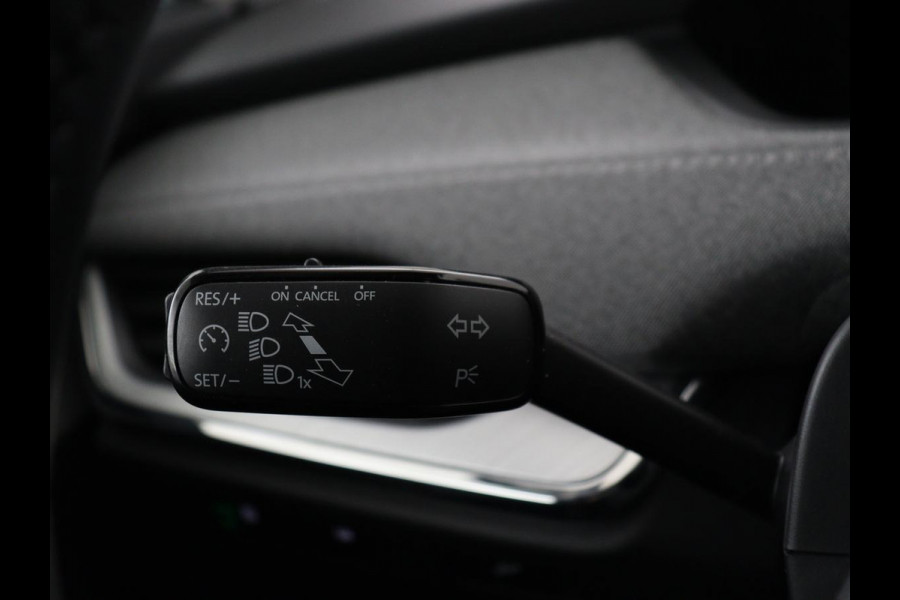 Škoda ENYAQ iV 60 | Warmtepomp | Stoelverwarming | Camera | Keyless | Carplay | Navigatie | Half leder | Full LED | Cruise control | Parkeerhulp | Sfeerverlichting
