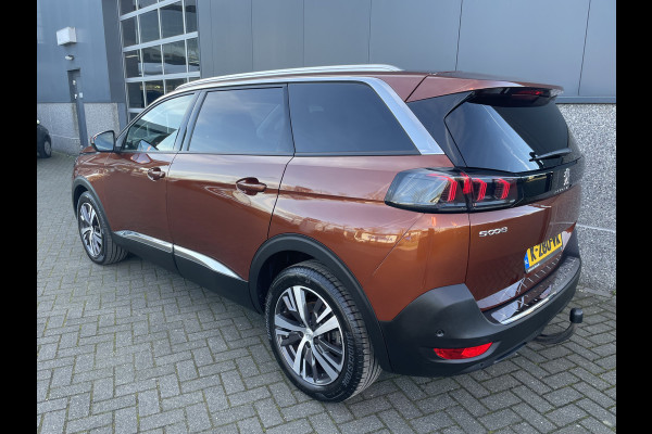 Peugeot 5008 1.2 PureTech Blue Lease Allure 7 Persoons - Airco - Achteruitrijcamera - Navigatiesysteem - Trekhaak - Cruise control - Parkeersensoren voor en achter - Licht metalen velgen 19 inch - Led verlichting - Stuur multifunctioneel - Mistlampen voor - Radio - Regensensor - Rijstrooksensor - Stuur leder