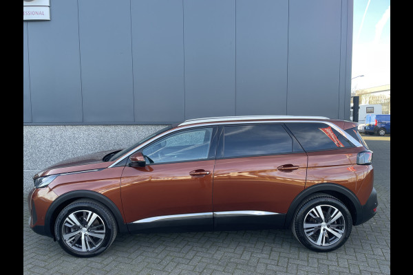 Peugeot 5008 1.2 PureTech Blue Lease Allure 7 Persoons - Airco - Achteruitrijcamera - Navigatiesysteem - Trekhaak - Cruise control - Parkeersensoren voor en achter - Licht metalen velgen 19 inch - Led verlichting - Stuur multifunctioneel - Mistlampen voor - Radio - Regensensor - Rijstrooksensor - Stuur leder