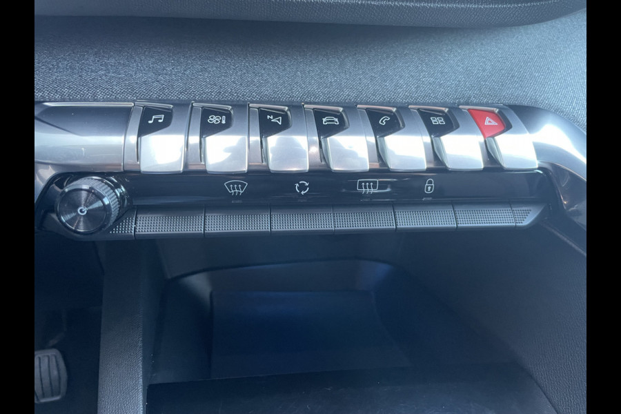 Peugeot 5008 1.2 PureTech Blue Lease Allure 7 Persoons - Airco - Achteruitrijcamera - Navigatiesysteem - Trekhaak - Cruise control - Parkeersensoren voor en achter - Licht metalen velgen 19 inch - Led verlichting - Stuur multifunctioneel - Mistlampen voor - Radio - Regensensor - Rijstrooksensor - Stuur leder