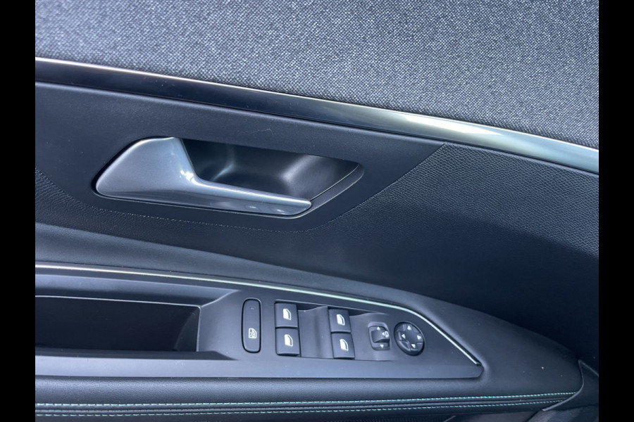 Peugeot 5008 1.2 PureTech Blue Lease Allure 7 Persoons - Airco - Achteruitrijcamera - Navigatiesysteem - Trekhaak - Cruise control - Parkeersensoren voor en achter - Licht metalen velgen 19 inch - Led verlichting - Stuur multifunctioneel - Mistlampen voor - Radio - Regensensor - Rijstrooksensor - Stuur leder