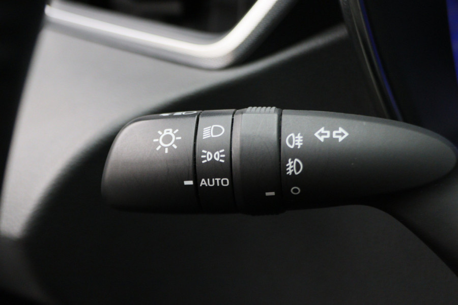 Toyota Corolla Touring Sports 1.8 Hybrid Dynamic Camera, Keyless, Apple Carplay, ACC, Stoelverwarming, Climate, 17"