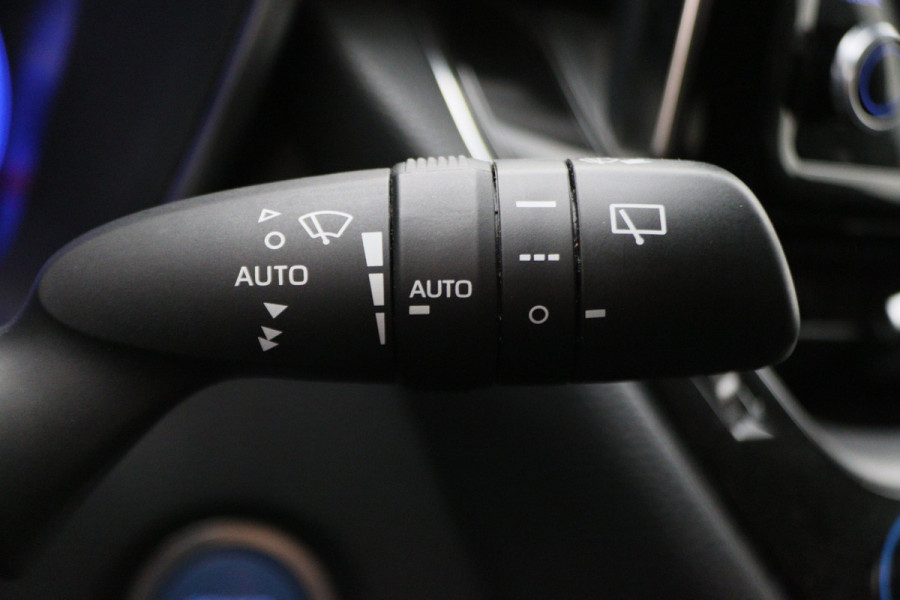 Toyota Corolla Touring Sports 1.8 Hybrid Dynamic Camera, Keyless, Apple Carplay, ACC, Stoelverwarming, Climate, 17"
