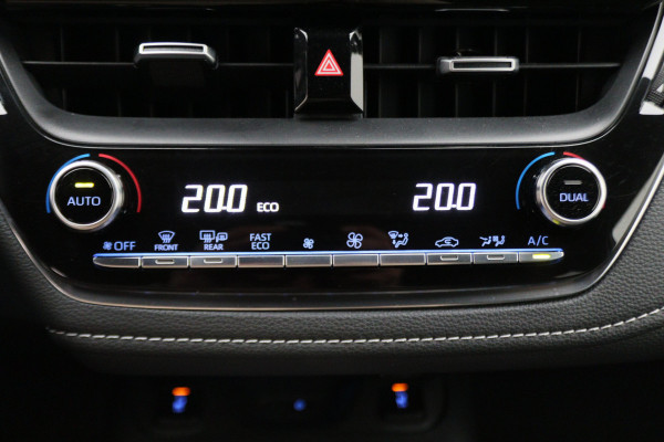 Toyota Corolla Touring Sports 1.8 Hybrid Dynamic Camera, Keyless, Apple Carplay, ACC, Stoelverwarming, Climate, 17"