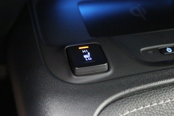 Toyota Corolla Touring Sports 1.8 Hybrid Dynamic Camera, Keyless, Apple Carplay, ACC, Stoelverwarming, Climate, 17"