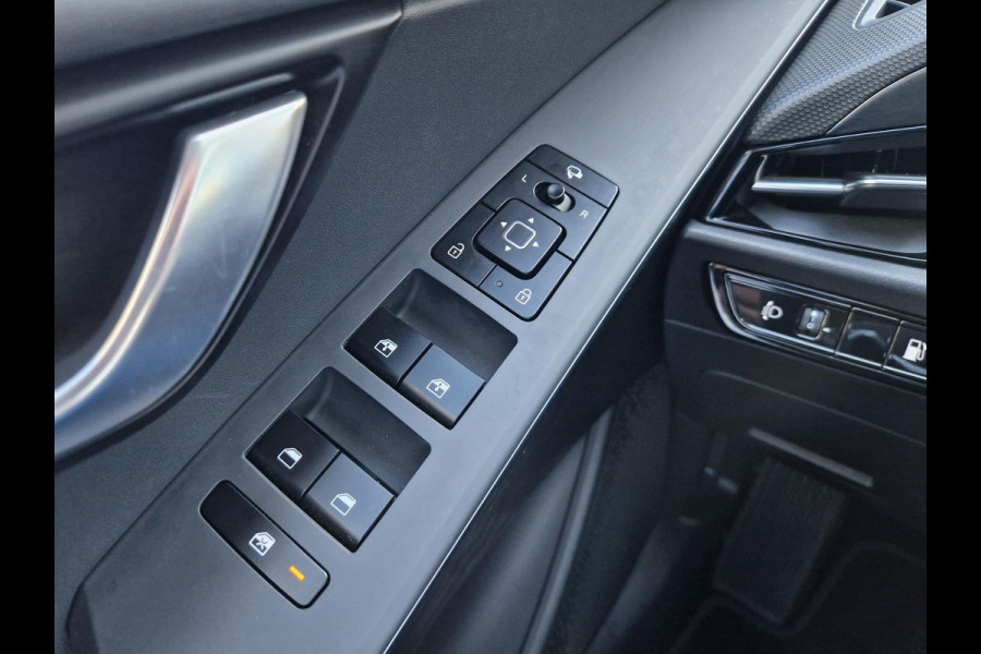 Kia Niro 1.6 GDi PHEV DynamicLine Automaat | Camera | Cruise | Sensoren | Apple Carplay & Android Auto | Navi |