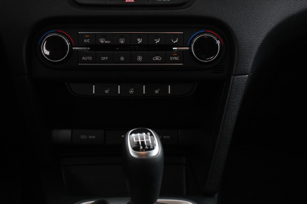 Kia Ceed 1.0 T-GDi 120pk Vision | Navigatie | Apple Carplay/Android Auto | Climate Control | Cruise control | Camera | Extra Getint Glas | DAB