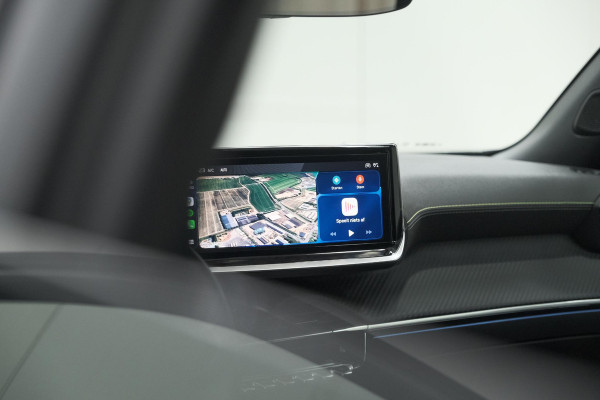 Peugeot e-2008 EV GT 50 kWh | 3 Fase Laadfunctie | Schuif-/Kanteldak | Alcantara Pakket | Camera | Apple Carplay