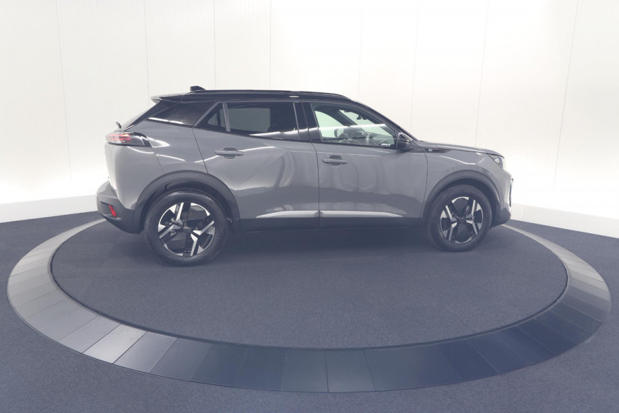 Peugeot e-2008 EV GT 50 kWh | 3 Fase Laadfunctie | Schuif-/Kanteldak | Alcantara Pakket | Camera | Apple Carplay