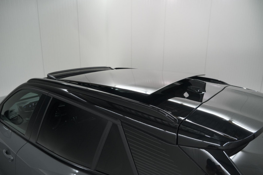 Peugeot e-2008 EV GT 50 kWh | 3 Fase Laadfunctie | Schuif-/Kanteldak | Alcantara Pakket | Camera | Apple Carplay