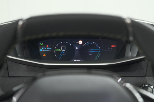 Peugeot e-2008 EV GT 50 kWh | 3 Fase Laadfunctie | Schuif-/Kanteldak | Alcantara Pakket | Camera | Apple Carplay
