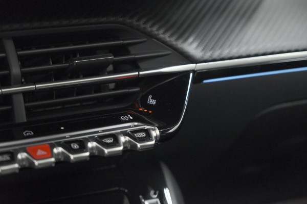 Peugeot e-2008 EV GT 50 kWh | 3 Fase Laadfunctie | Schuif-/Kanteldak | Alcantara Pakket | Camera | Apple Carplay
