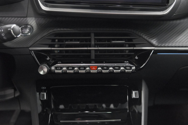 Peugeot e-2008 EV GT 50 kWh | 3 Fase Laadfunctie | Schuif-/Kanteldak | Alcantara Pakket | Camera | Apple Carplay