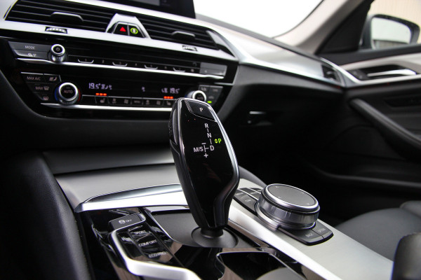 BMW 5 Serie 530i Executive | Head-up | Standkachel | Carplay