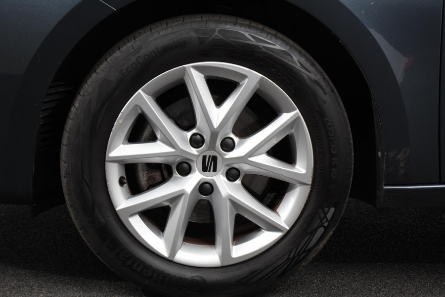 Seat Leon Sportstourer 1.5 eTSI 150pk DSG Style | Navigatie | Apple | Carplay/Android Auto | Parkeersensor achter | Adaptive Cruise Control | Stoelverwarming