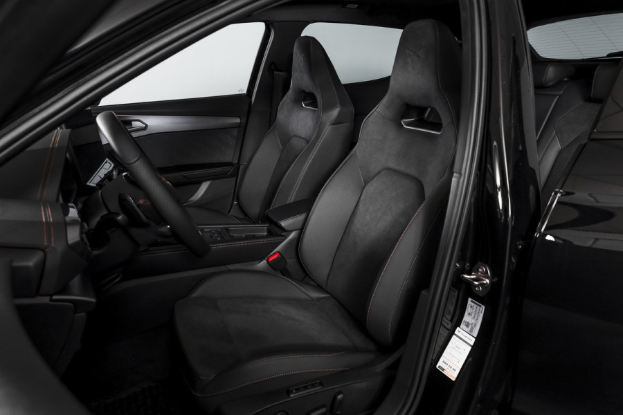 CUPRA Formentor 1.5 TSI e-Hybrid 272 PK VZ Performance | S/k-panodak | Adapt. Cruise | Memory | Stoel-+Stuurverw. | 360 Camera | Dig. Cockpit | NAV + App. Connect | ECC | Elek. Klep | LM 19" | 2169