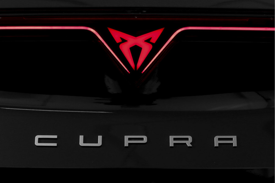 CUPRA Formentor 1.5 TSI e-Hybrid 272 PK VZ Performance | S/k-panodak | Adapt. Cruise | Memory | Stoel-+Stuurverw. | 360 Camera | Dig. Cockpit | NAV + App. Connect | ECC | Elek. Klep | LM 19" | 2169