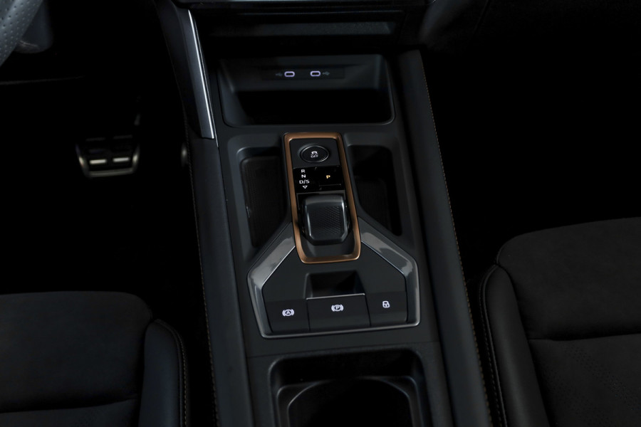 CUPRA Formentor 1.5 TSI e-Hybrid 272 PK VZ Performance | S/k-panodak | Adapt. Cruise | Memory | Stoel-+Stuurverw. | 360 Camera | Dig. Cockpit | NAV + App. Connect | ECC | Elek. Klep | LM 19" | 2169