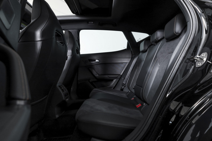 CUPRA Formentor 1.5 TSI e-Hybrid 272 PK VZ Performance | S/k-panodak | Adapt. Cruise | Memory | Stoel-+Stuurverw. | 360 Camera | Dig. Cockpit | NAV + App. Connect | ECC | Elek. Klep | LM 19" | 2169