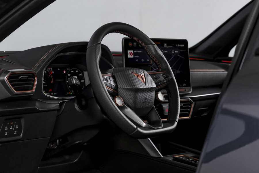 CUPRA Formentor 1.5 TSI e-Hybrid 272 PK VZ Performance | S/k-panodak | Adapt. Cruise | Memory | Stoel-+Stuurverw. | 360 Camera | Dig. Cockpit | NAV + App. Connect | ECC | Elek. Klep | LM 19" | 5222