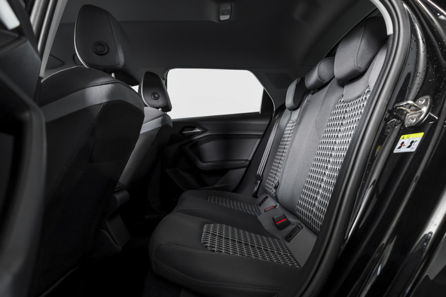 Audi A1 Sportback 25 TFSI 95 PK S edition - Automaat | S-Line | Sonos Audio | Dig.Cockpit | Cruise | PDC | App.Connect | Auto.Airco | LM 17" |