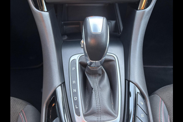 Ford Mondeo Wagon 2.0 IVCT HEV ST-Line 187pk | 18 inch velgen | Verwarmbare voorstoelen | Bestuurdersstoel Met Geheugen |  Achteruitrijcamera | Half leder