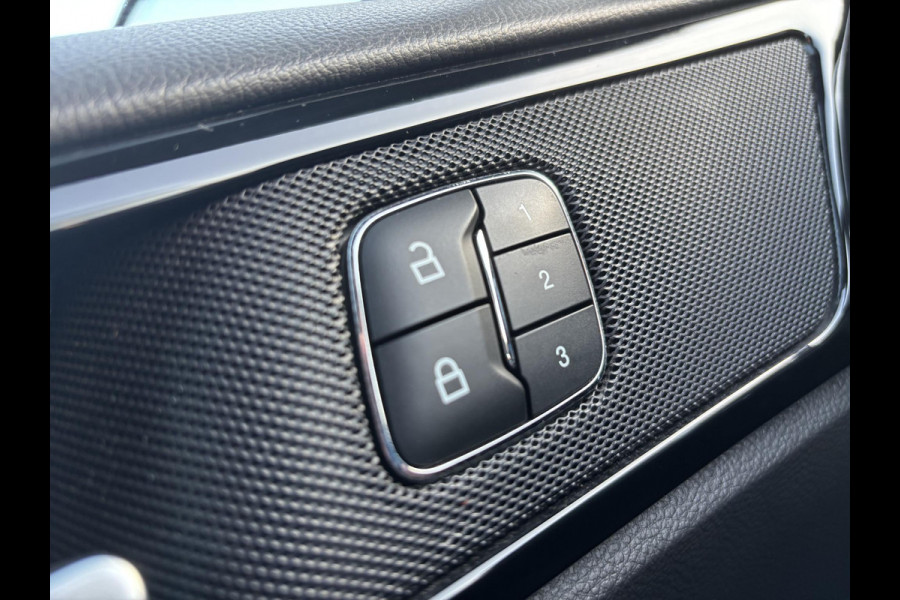 Ford Mondeo Wagon 2.0 IVCT HEV ST-Line 187pk | 18 inch velgen | Verwarmbare voorstoelen | Bestuurdersstoel Met Geheugen |  Achteruitrijcamera | Half leder