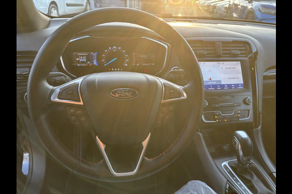 Ford Mondeo Wagon 2.0 IVCT HEV ST-Line 187pk | 18 inch velgen | Verwarmbare voorstoelen | Bestuurdersstoel Met Geheugen |  Achteruitrijcamera | Half leder