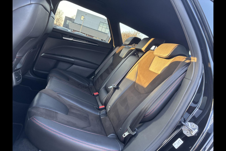 Ford Mondeo Wagon 2.0 IVCT HEV ST-Line 187pk | 18 inch velgen | Verwarmbare voorstoelen | Bestuurdersstoel Met Geheugen |  Achteruitrijcamera | Half leder