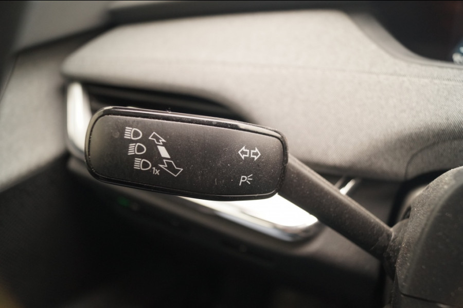 Škoda ENYAQ iV Coupe 60 Business Edition Plus -SOH83%-PANO-ECC-