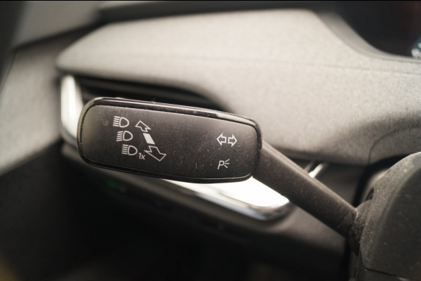 Škoda ENYAQ iV Coupe 60 Business Edition Plus -SOH83%-PANO-ECC-