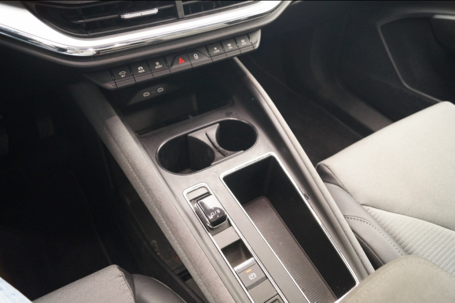 Škoda ENYAQ iV Coupe 60 Business Edition Plus -SOH83%-PANO-ECC-