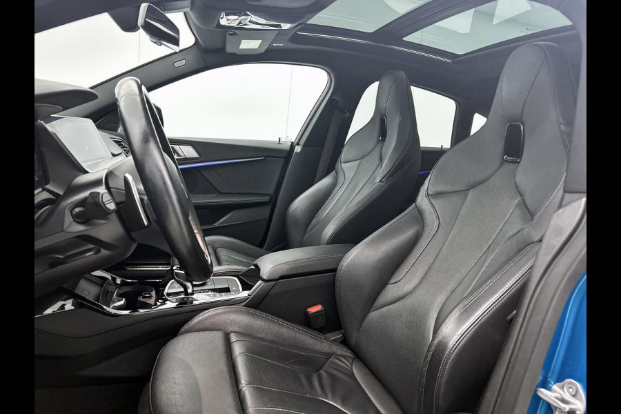BMW 2 Serie Gran Coupé 220i M-sport Business Edition Plus(NL-auto, Dealer OndH, Panorama, Schaalstoelen, Stoelv, Camera, PDC V+A)