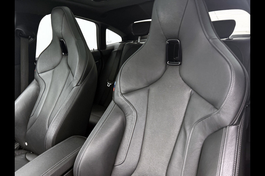 BMW 2 Serie Gran Coupé 220i M-sport Business Edition Plus(NL-auto, Dealer OndH, Panorama, Schaalstoelen, Stoelv, Camera, PDC V+A)
