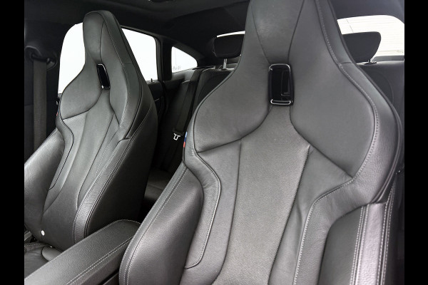 BMW 2 Serie Gran Coupé 220i M-sport Business Edition Plus(NL-auto, Dealer OndH, Panorama, Schaalstoelen, Stoelv, Camera, PDC V+A)