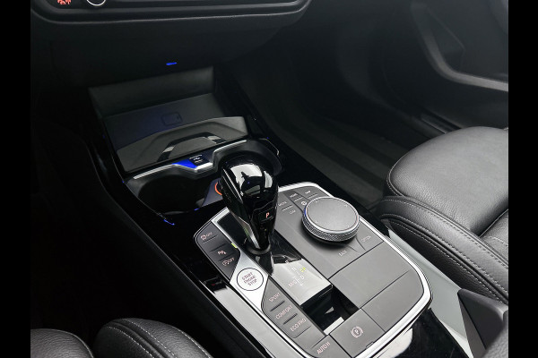 BMW 2 Serie Gran Coupé 220i M-sport Business Edition Plus(NL-auto, Dealer OndH, Panorama, Schaalstoelen, Stoelv, Camera, PDC V+A)