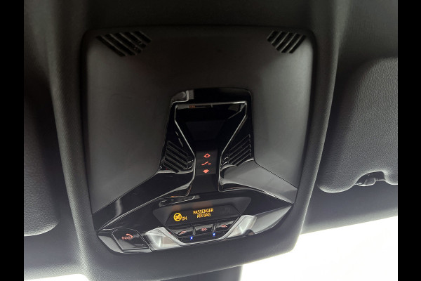 BMW 2 Serie Gran Coupé 220i M-sport Business Edition Plus(NL-auto, Dealer OndH, Panorama, Schaalstoelen, Stoelv, Camera, PDC V+A)