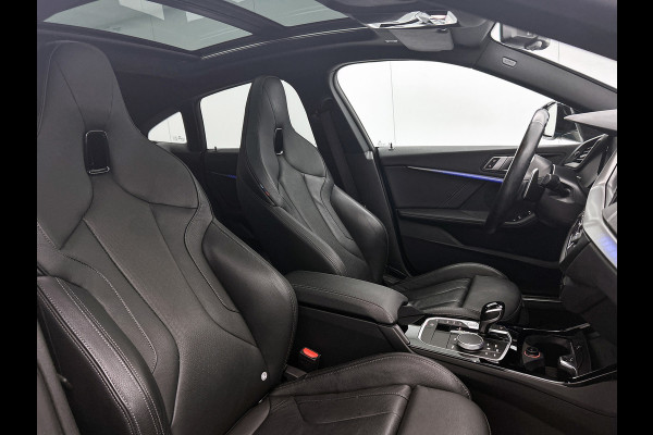 BMW 2 Serie Gran Coupé 220i M-sport Business Edition Plus(NL-auto, Dealer OndH, Panorama, Schaalstoelen, Stoelv, Camera, PDC V+A)