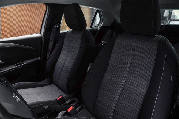 Opel Corsa 1.2 Navi Airco Stoel- & stuur verwarming Carplay PDC Bluetooth Cruise Zwarte dak BTW auto