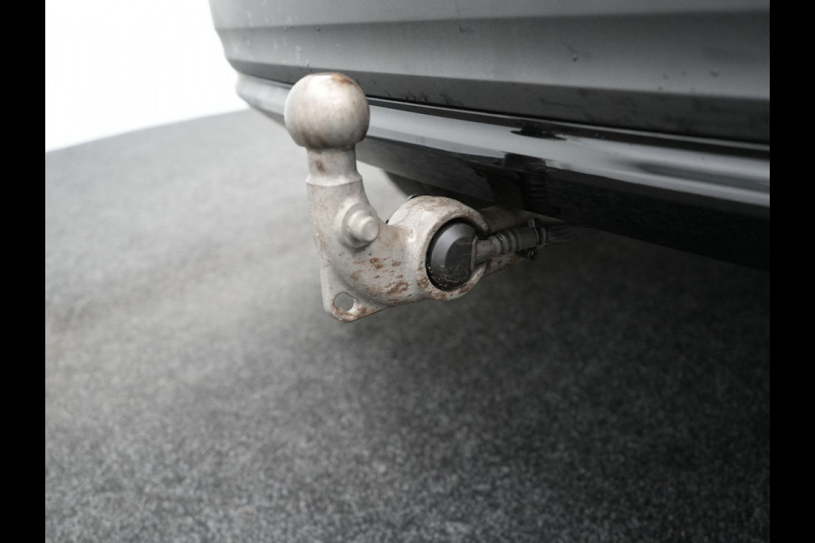 Volvo XC40 T5 Plug-in hybrid Ultimate Dark 262pk Dealer O.H PHEV | Panodak | Trekhaak af Fabriek | Adaptive Cruise | Alcantara Sportstoelen Memory | 360 Camera | Keyless | BLIS | 20"L.M | Pilot Assist | Apple Carplay |