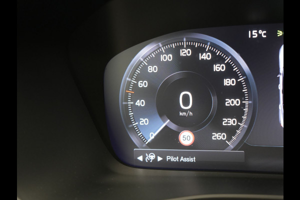Volvo XC40 T5 Plug-in hybrid Ultimate Dark 262pk Dealer O.H PHEV | Panodak | Trekhaak af Fabriek | Adaptive Cruise | Alcantara Sportstoelen Memory | 360 Camera | Keyless | BLIS | 20"L.M | Pilot Assist | Apple Carplay |