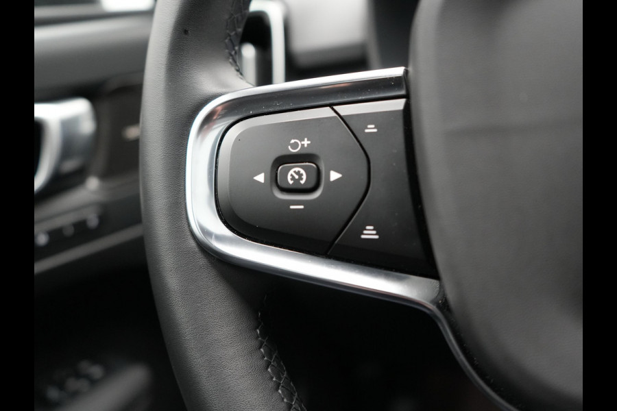 Volvo XC40 T5 Plug-in hybrid Ultimate Dark 262pk Dealer O.H PHEV | Panodak | Trekhaak af Fabriek | Adaptive Cruise | Alcantara Sportstoelen Memory | 360 Camera | Keyless | BLIS | 20"L.M | Pilot Assist | Apple Carplay |