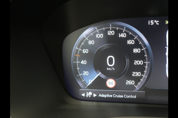 Volvo XC40 T5 Plug-in hybrid Ultimate Dark 262pk Dealer O.H PHEV | Panodak | Trekhaak af Fabriek | Adaptive Cruise | Alcantara Sportstoelen Memory | 360 Camera | Keyless | BLIS | 20"L.M | Pilot Assist | Apple Carplay |